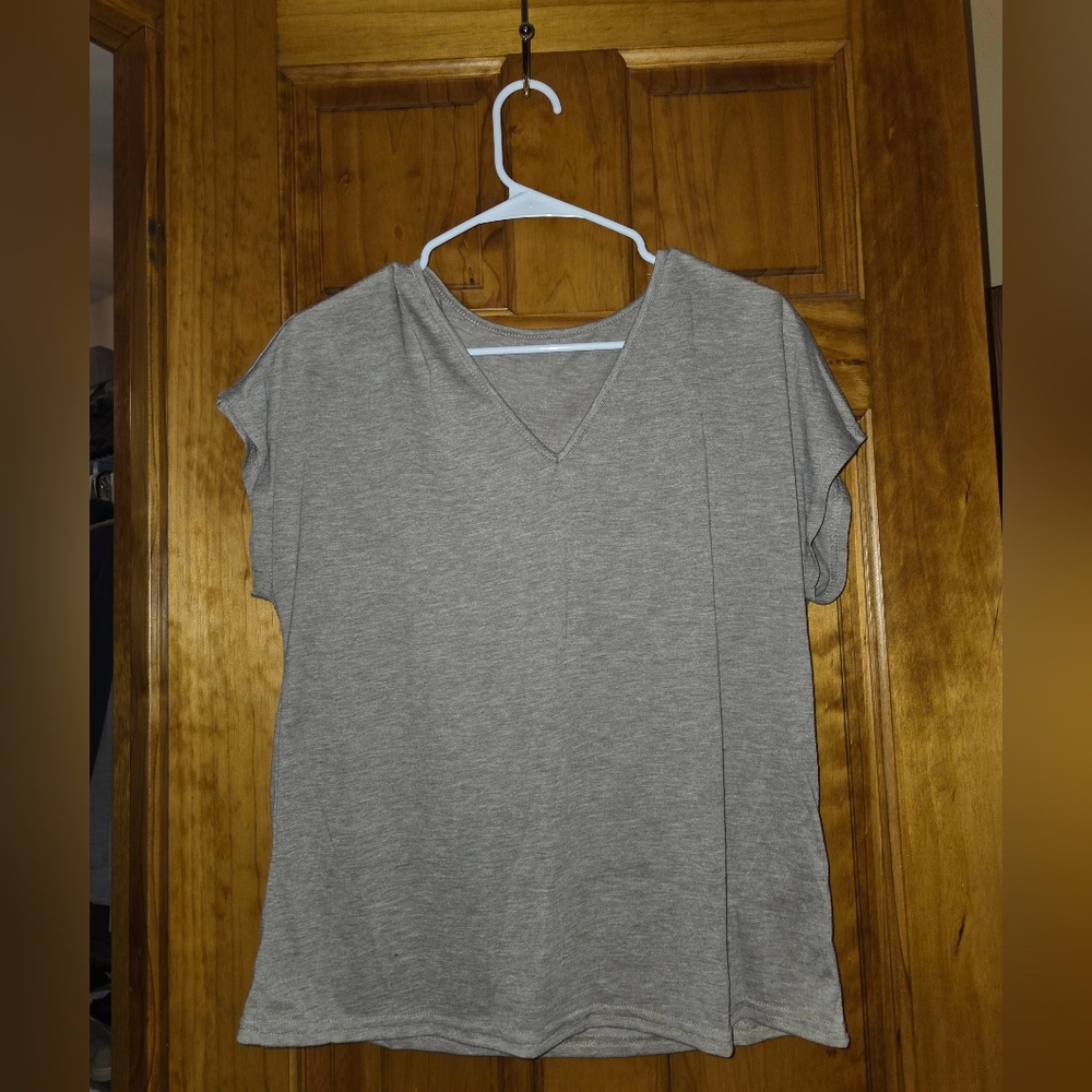 SHEIN Tan V-Neck Short Sleeve Tee